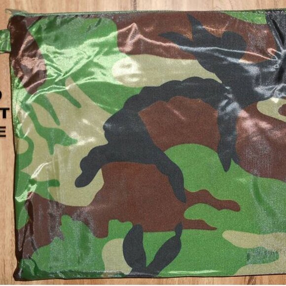 New Camouflage Poncho Raincoat - One Size Fits All. - Picture 4 of 4